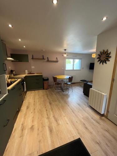 Appartement T1, a la campagne Hotel in Normandy