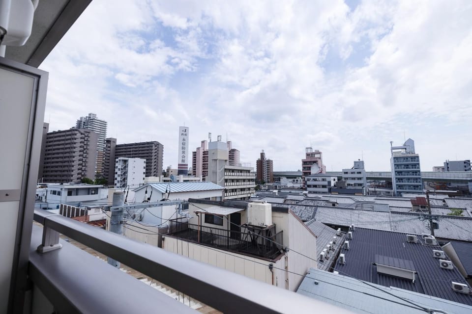 Osaka UE Hotel 优宜民宿 Apartment hotel in Osaka