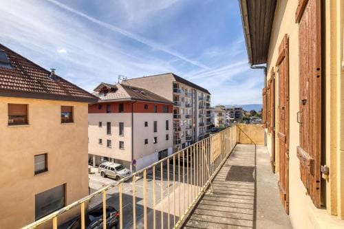 La Lunaria - chambre en colocation Hotel in Canton of Geneva