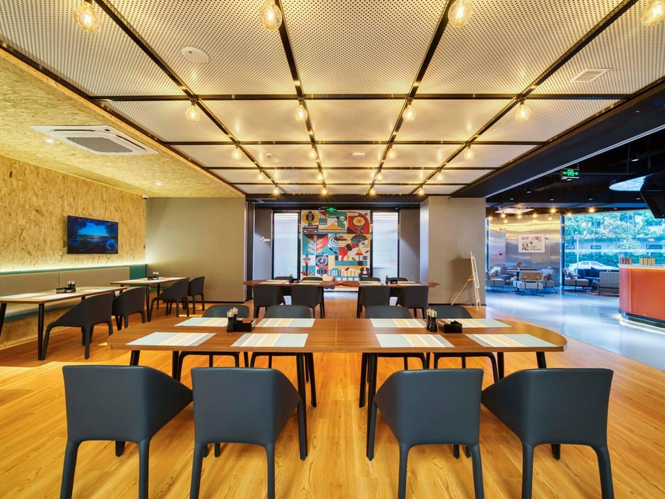 Peercity Hotel Shanghai Dishui Lake Ocean Park Flagship Hotel in Shanghai