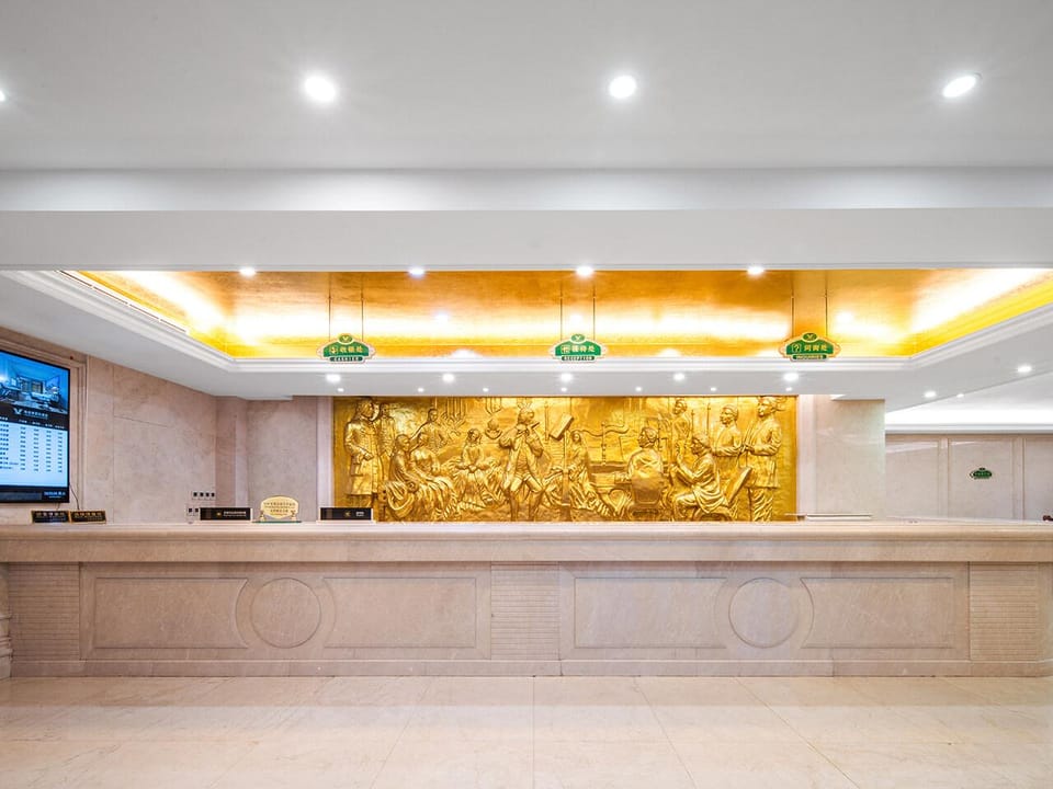 Vienna International Hotel Shanghai Pudong Airport Hangtou Road Hotel in Shanghai