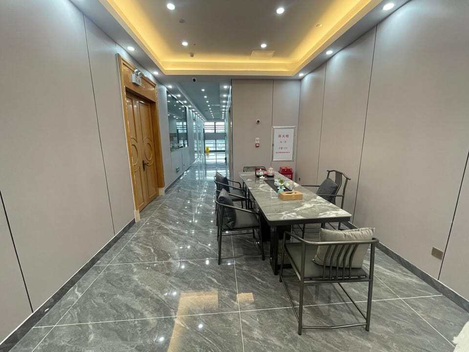 Vienna Hotel Guangzhou Huangpu Free Trade Zone Xiayuan Metro Station Hotel in Guangzhou