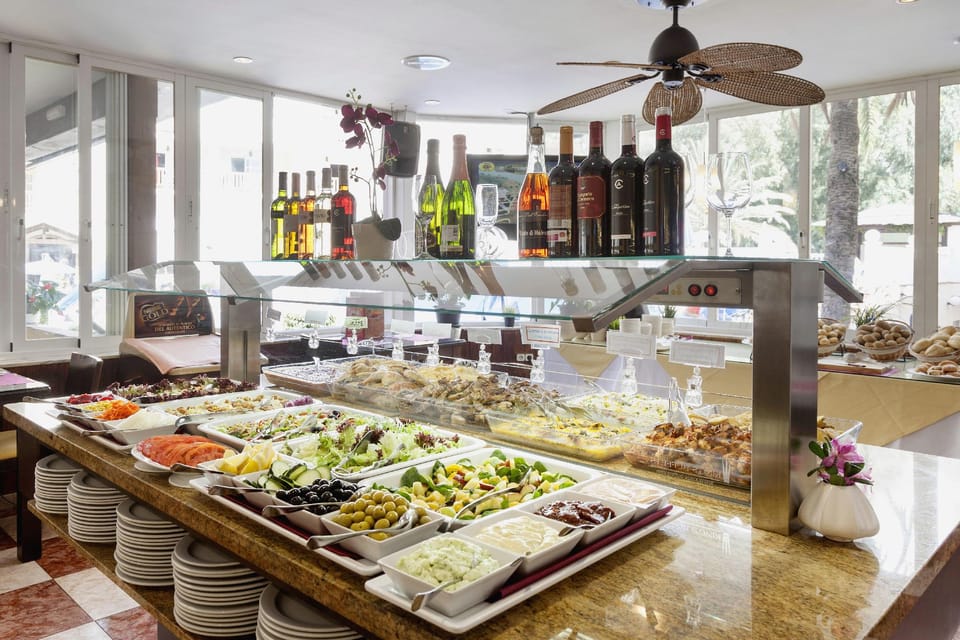 Crown Resorts Club Marbella Apartment hotel in Sitio de Calahonda