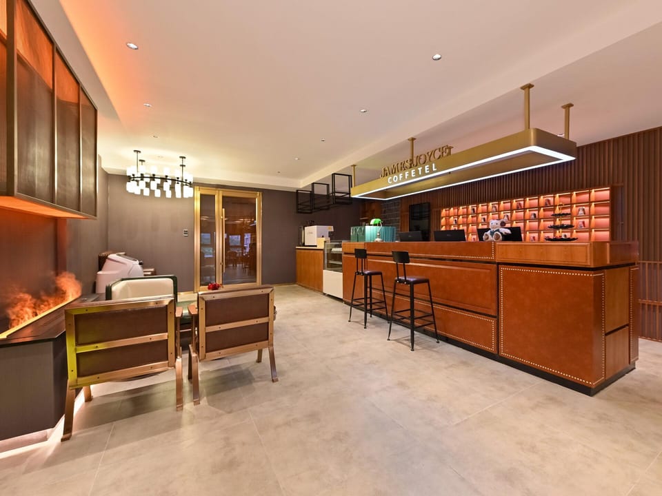James Joyce Coffetel Beijing Haidian Huangzhuang Zhongguancun Subway Station Hotel in Beijing