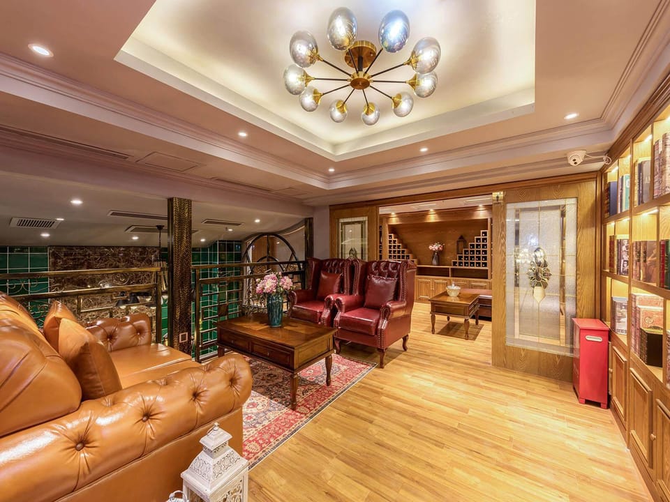 James Joyce Coffetel Beijing Guomao Sihui East Metro Station Hotel in Beijing