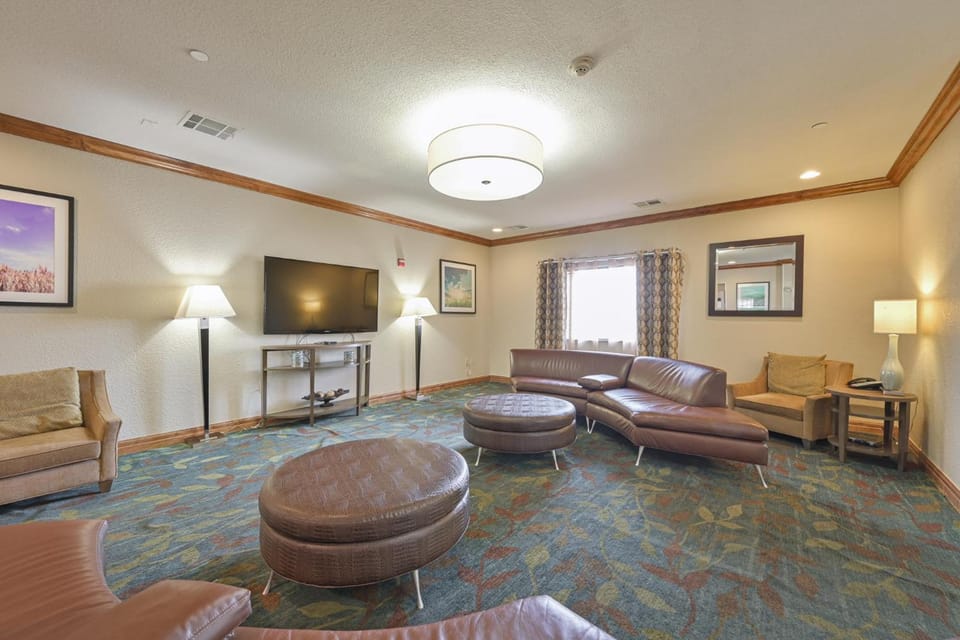 Affordable Suites of America Tulsa Hotel in Broken Arrow
