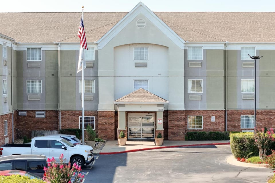 Affordable Suites of America Tulsa Hotel in Broken Arrow
