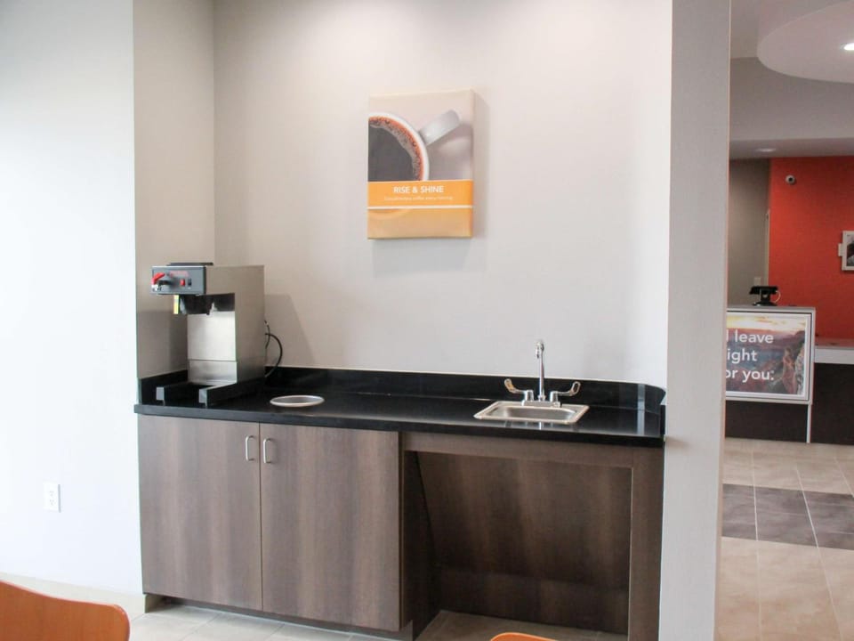 Motel 6 Fort Worth, TX - North - Saginaw Hotel in Fort Worth