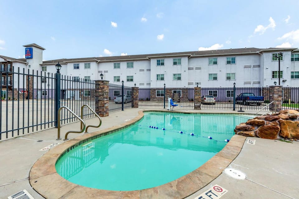 Studio 6  Orange, TX Hotel in Louisiana