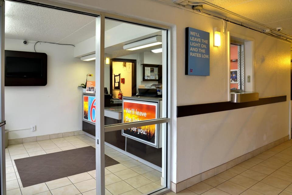 Motel 6 Toledo, OH Hotel in Maumee