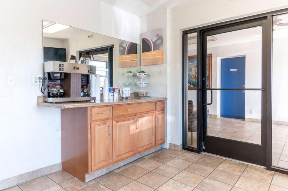 Motel 6 Farmington Hills, MI - Northwest - Farmington Hills Hotel in Farmington Hills