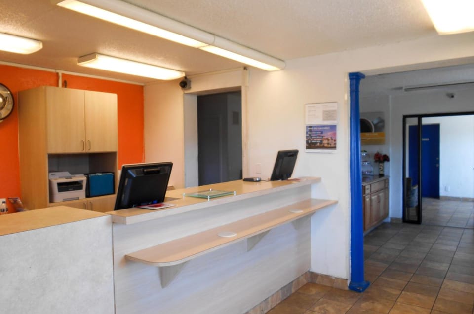 Motel 6 Farmington Hills, MI - Northwest - Farmington Hills Hotel in Farmington Hills