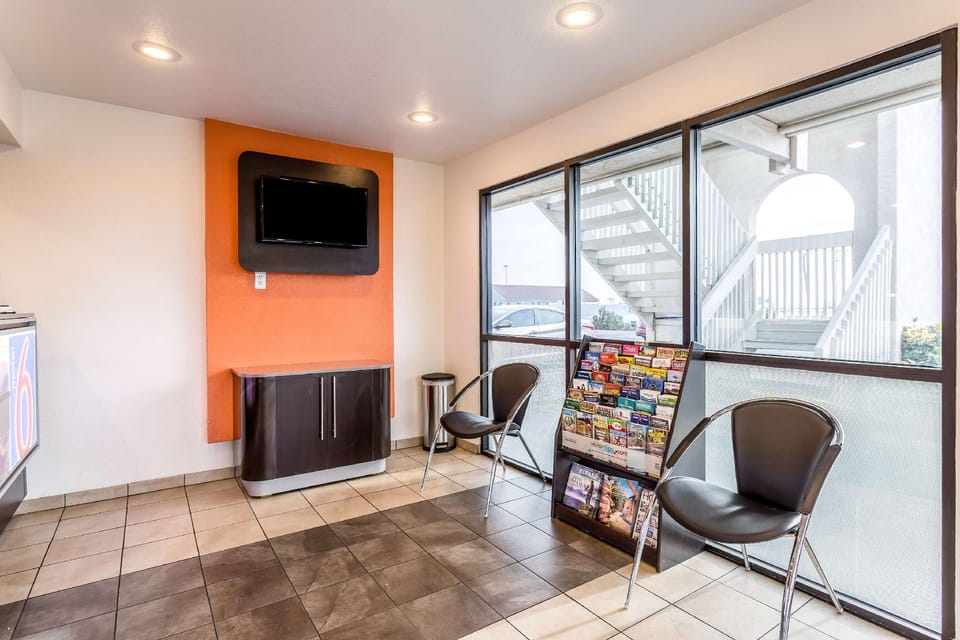 Motel 6 El Paso, TX - East Hotel in Ciudad Juarez