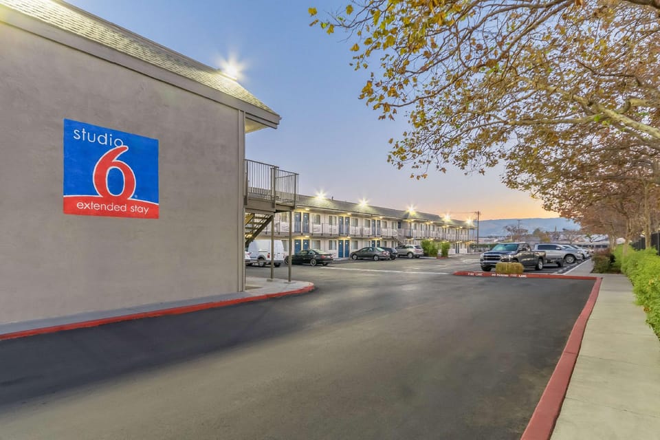 Studio 6  Hayward, CA – Silicon Valley Gateway Hotel in Union City