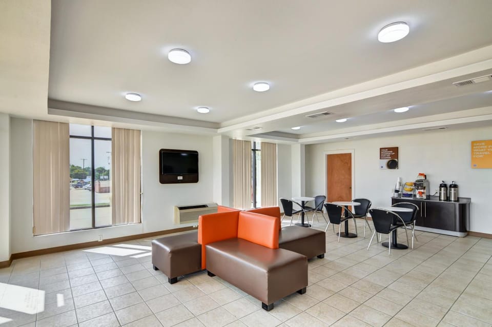 Motel 6 Lindale, TX Hotel in Texas