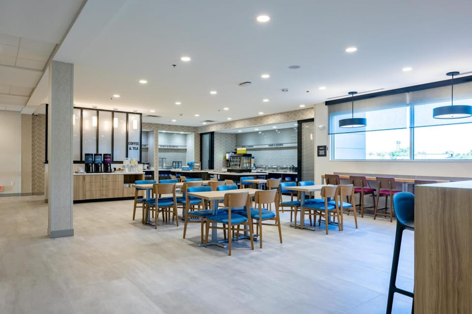 Tru by Hilton Kalamazoo Hotel in Michigan