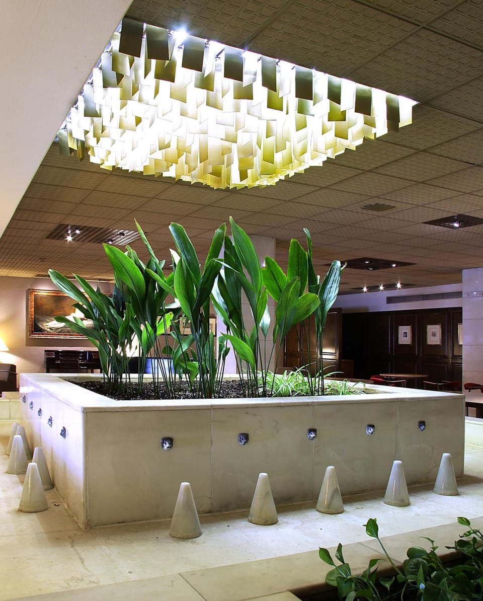 Shared lounge/TV area