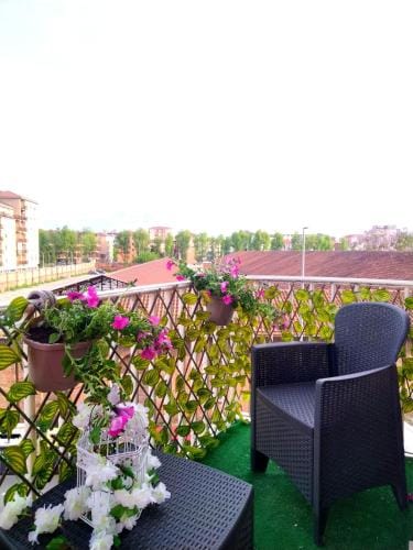 Jungle Sunshine Apartment 1 bedroom, two baths Hotel in Alessandria