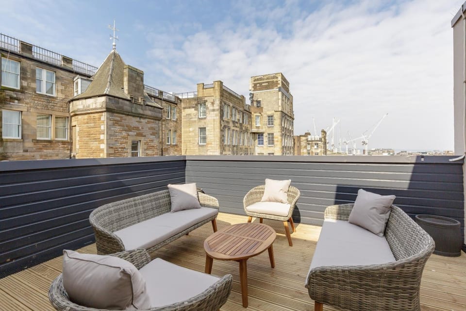 Destiny Scotland - Royal Mile Residence Hotel in Edinburgh