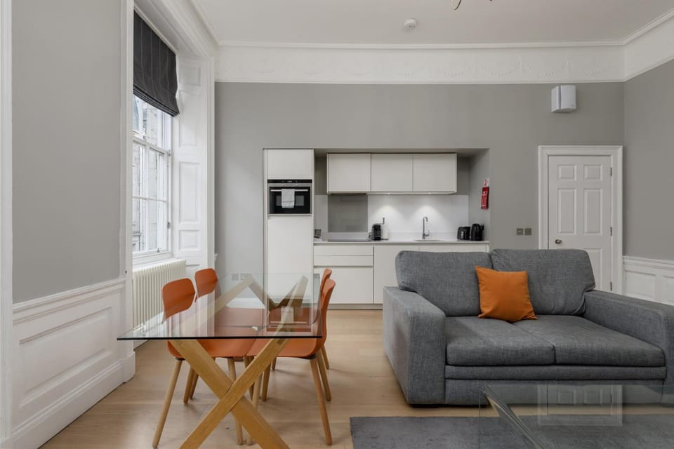 Destiny Scotland - Hill Street Apartments Hotel in Edinburgh