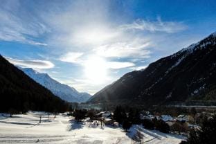Apt Grands Montets ski in, ski out Hotel in Chamonix