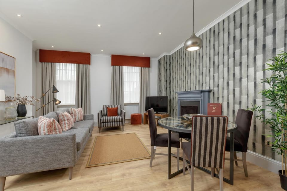 Destiny Scotland - Princes Street Residence Hotel in Edinburgh