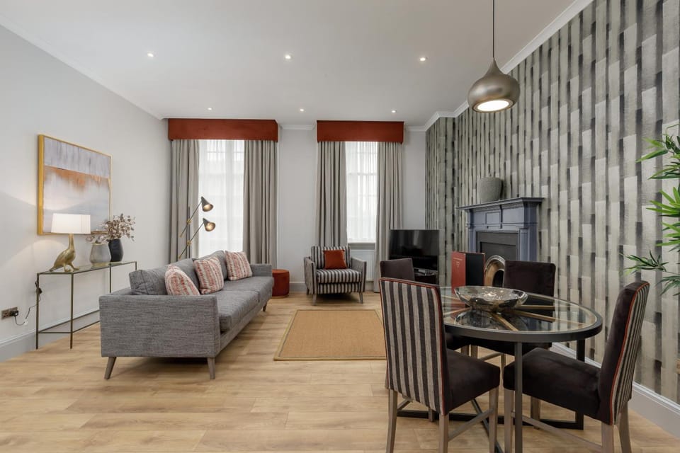 Destiny Scotland - Princes Street Residence Hotel in Edinburgh