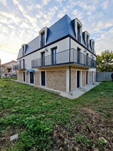 Les Magnolias Hotel in Chelles