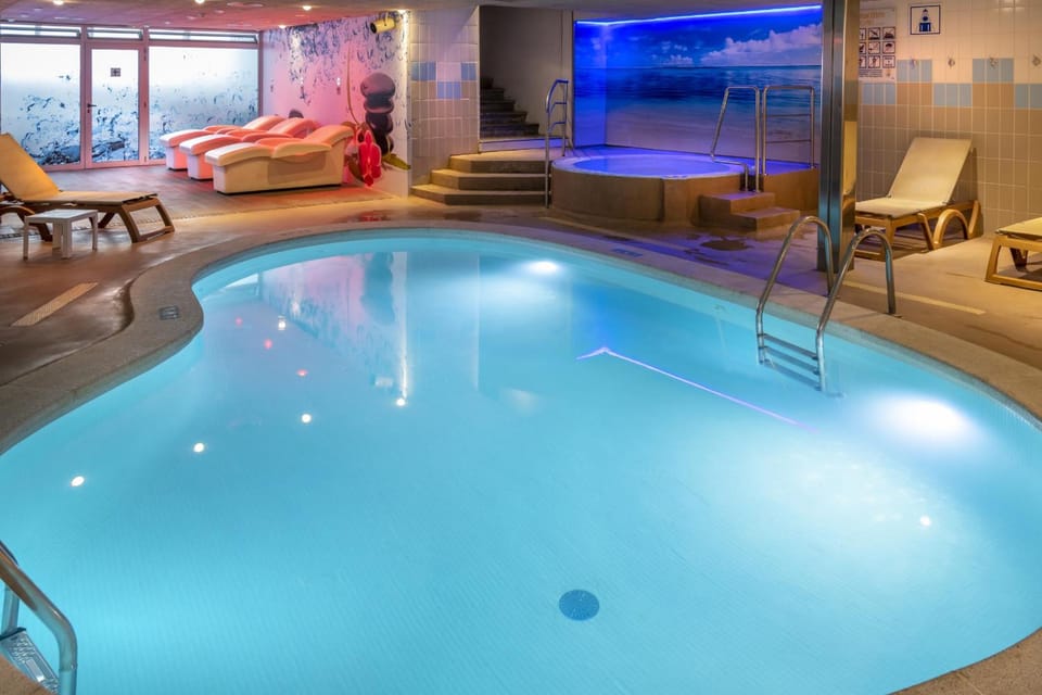 Hot tub
