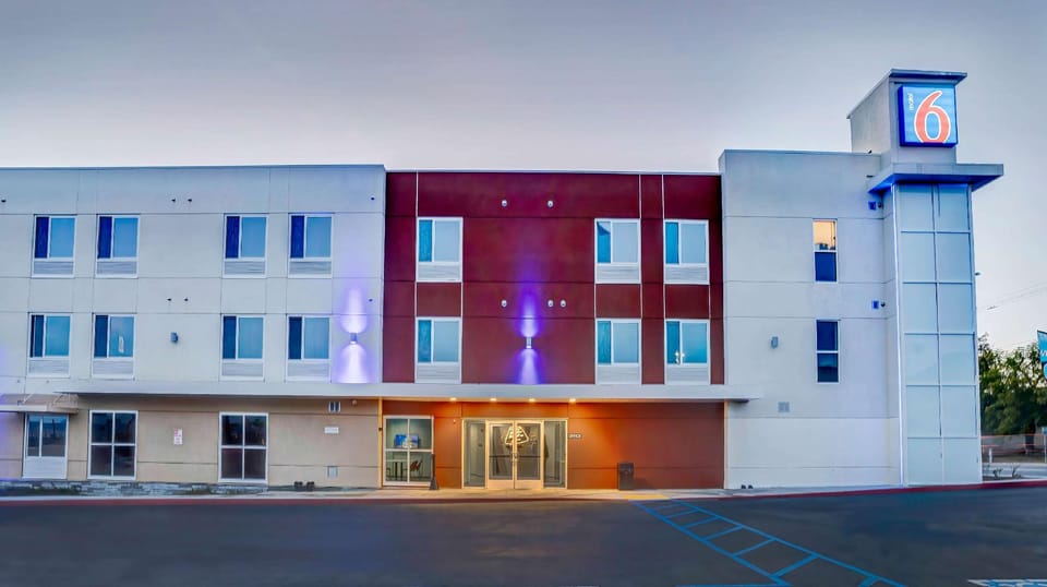 Motel 6 Highland, CA – San Bernardino – East Hotel in Highland