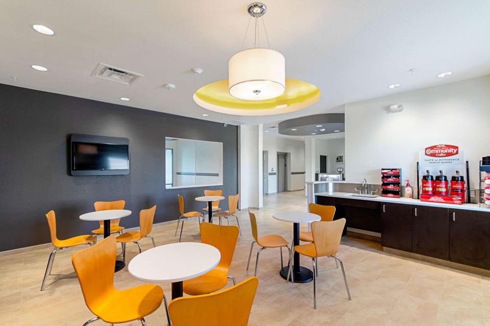 Motel 6 Austin, TX - Airport Hotel in Montopolis