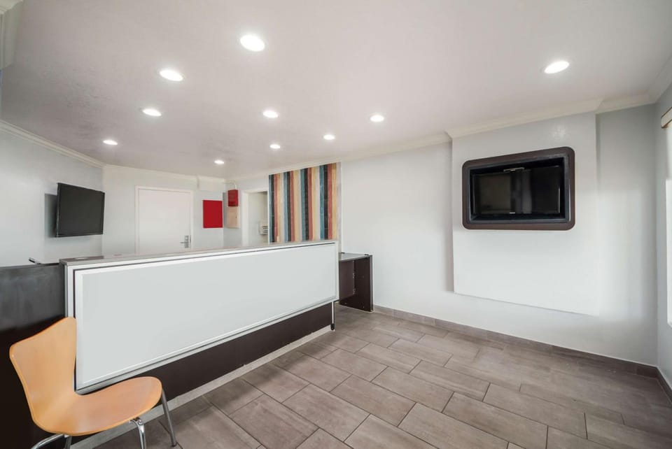 Motel 6 Laredo, TX - North I-35 Hotel in Laredo