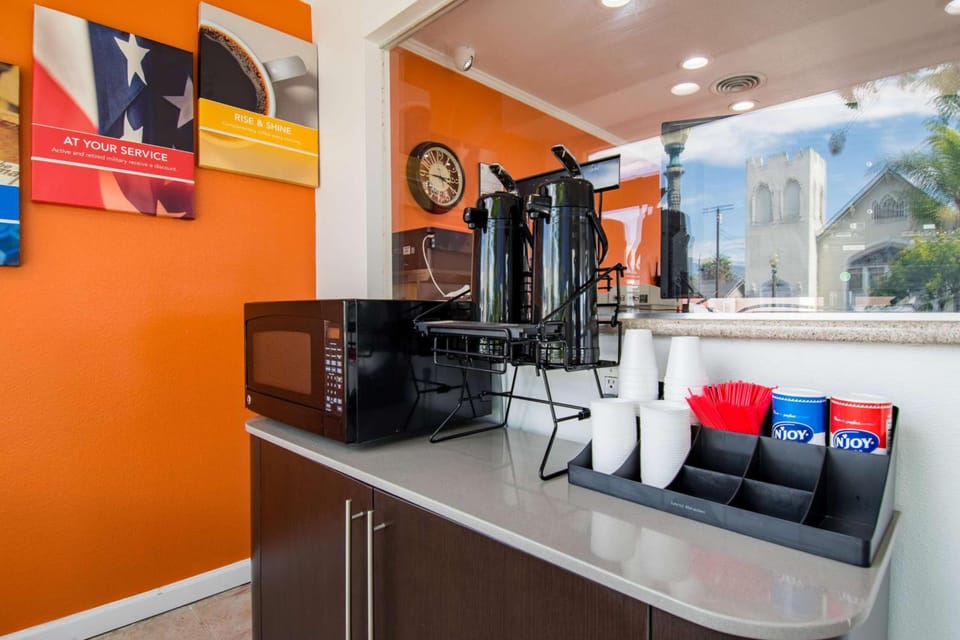 Motel 6 San Bernardino, CA - Downtown Hotel in San Bernardino