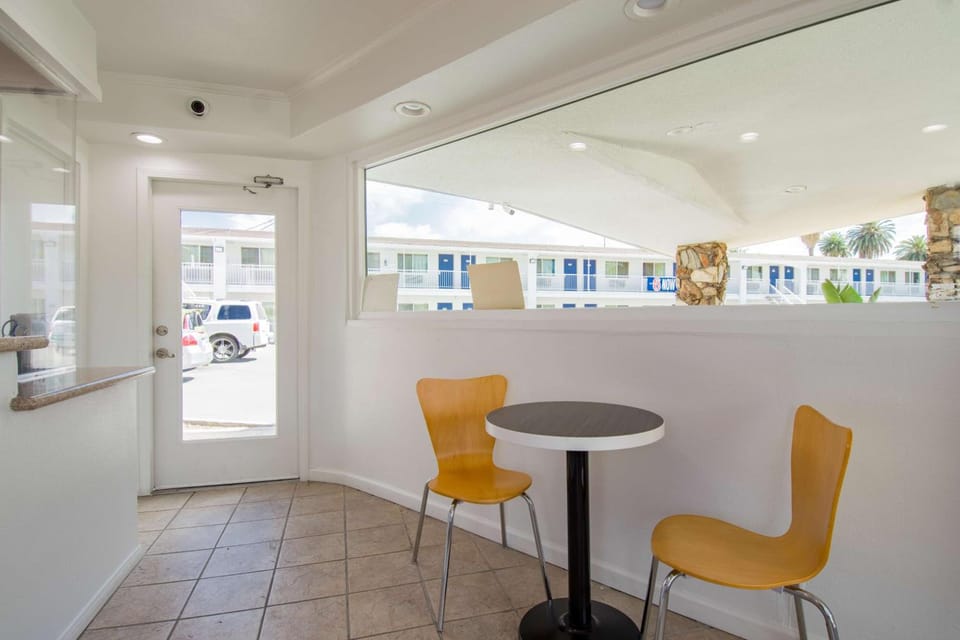 Motel 6 San Bernardino, CA - Downtown Hotel in San Bernardino
