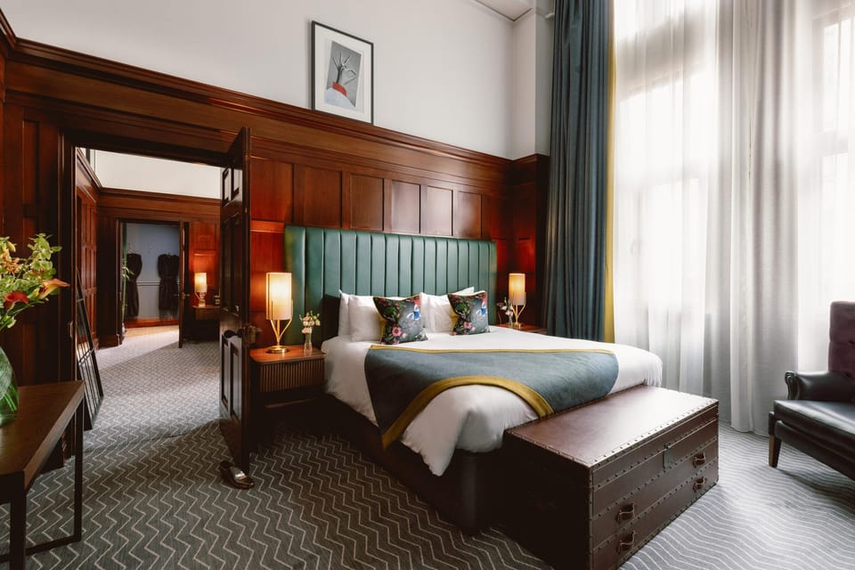 Suite room