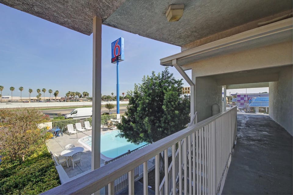 Motel 6 Laredo, TX - South Hotel in Laredo