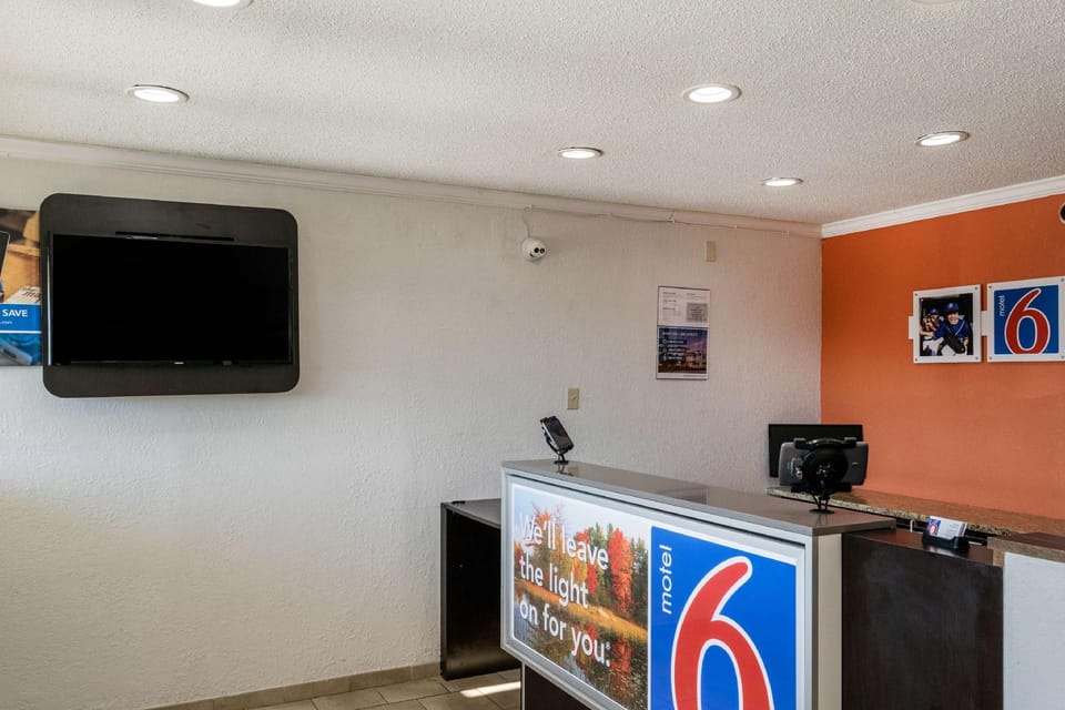 Motel 6 Florence, KY - Cincinnati Airport Hotel in Florence