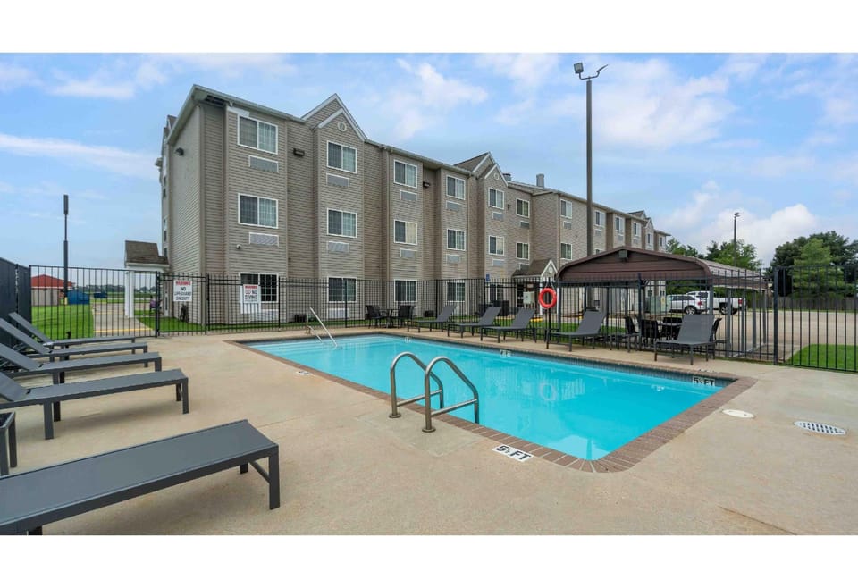 Studio 6  Suites Breaux Bridge, LA Hotel in Breaux Bridge
