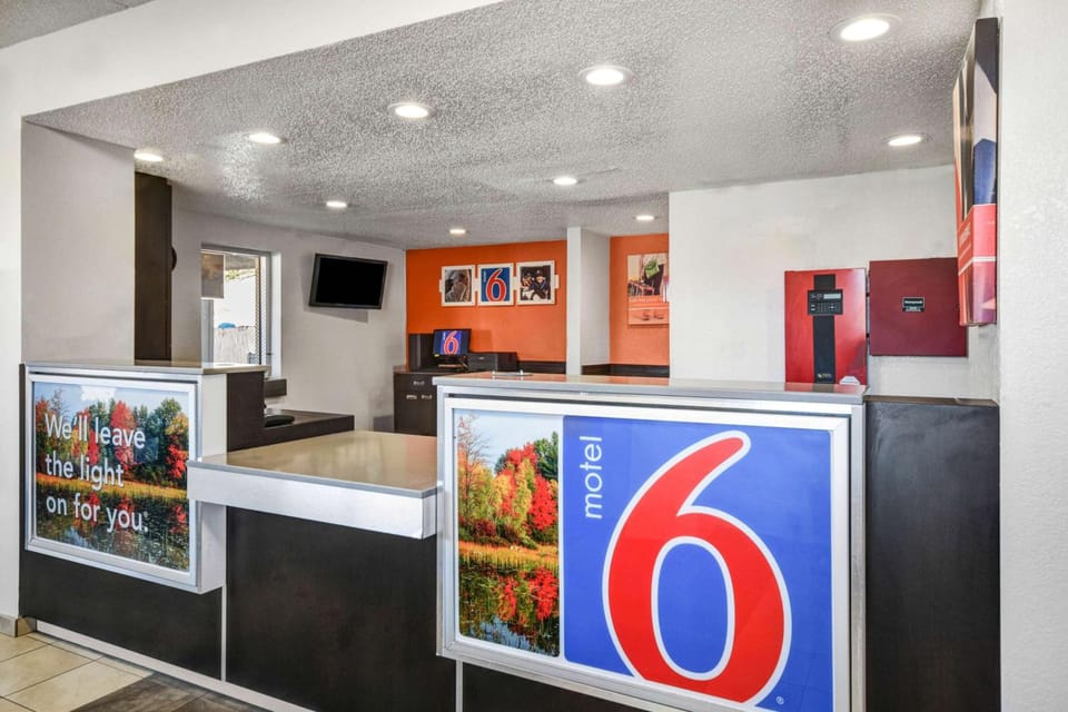 Motel 6 Memphis, TN - Downtown Hotel in Memphis