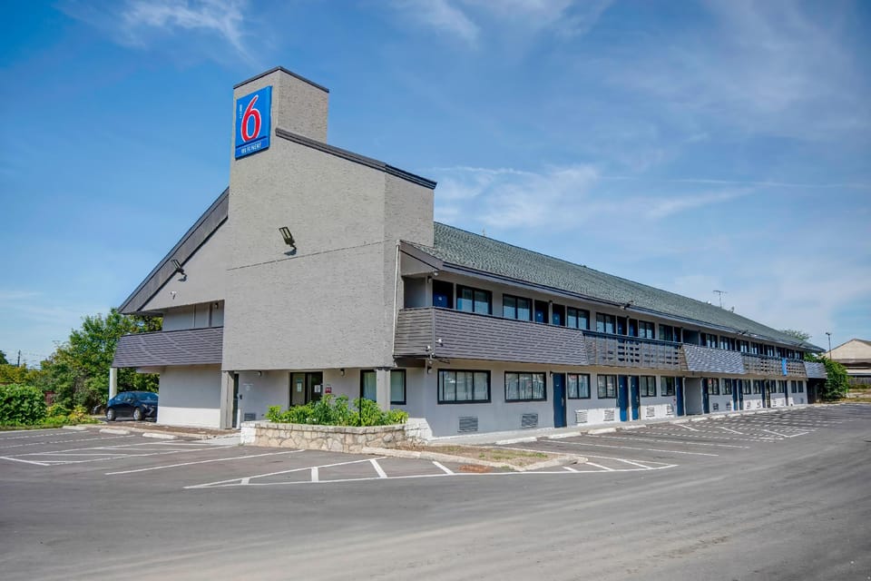 Motel 6 Columbus, OH - OSU North Hotel in Clintonville