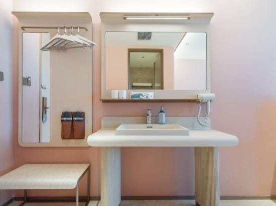 HanTing Hotel (Ningbo Beilun Songhuajiang Road Subway Station) Hotel in Zhejiang