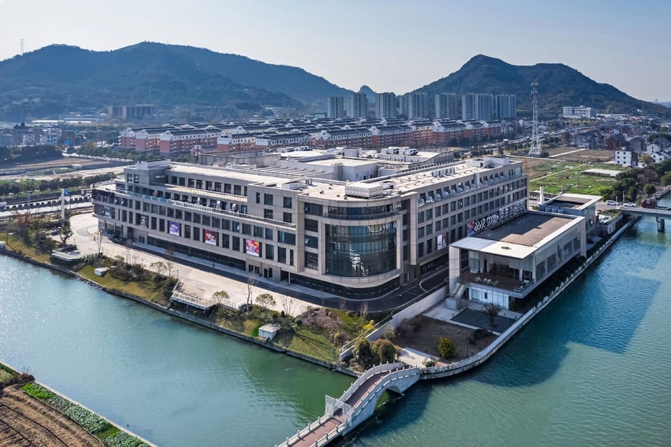 Maison New Century Hotel Qinye FuturePalace KeqiaoShaoxing Hotel in Hangzhou