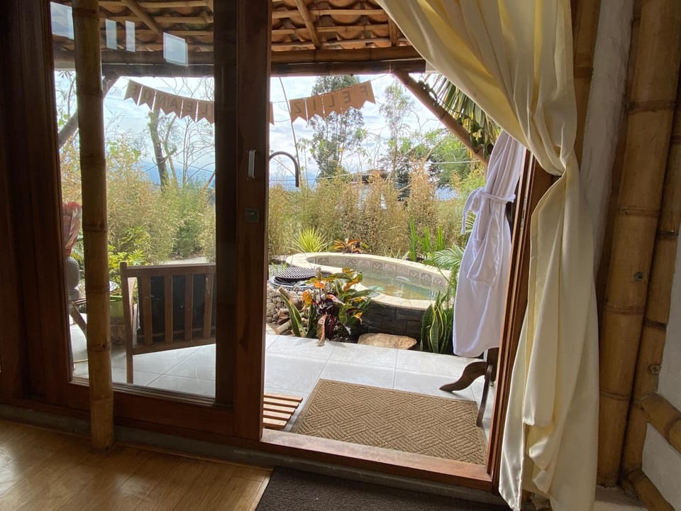 Hosteria Colibri Aeropuerto Hostel in Quito