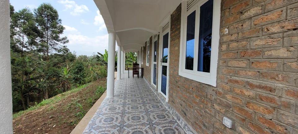 Kamengo Cottages Hotel in Uganda
