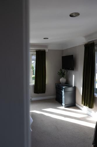 #4 - King Room at The Raven Aparthotel by PureStay Hotel in England