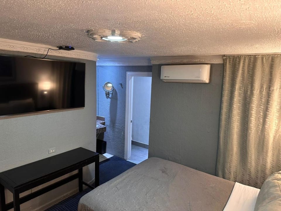 Hotel TJ Plaza Hotel in Tijuana