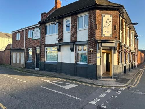 Inkerman Tavern Hotel in Hull