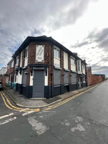 Inkerman Tavern Hotel in Hull