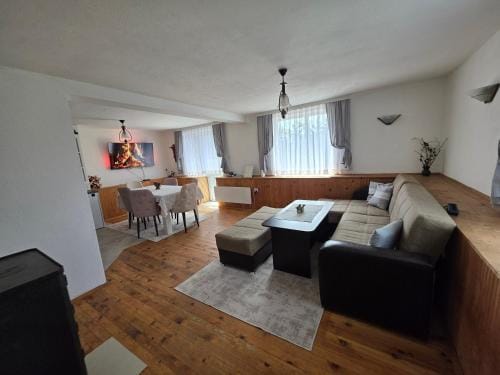 Shared lounge/TV area