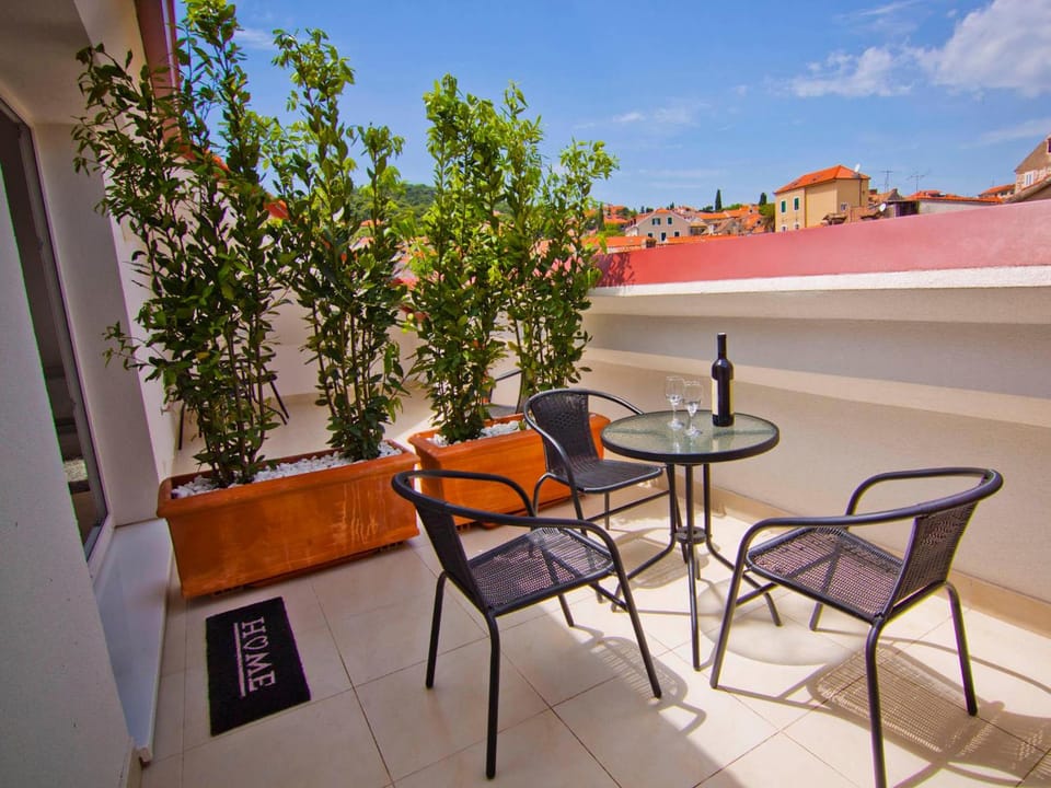 Laura Lux Suites Hotel in Split